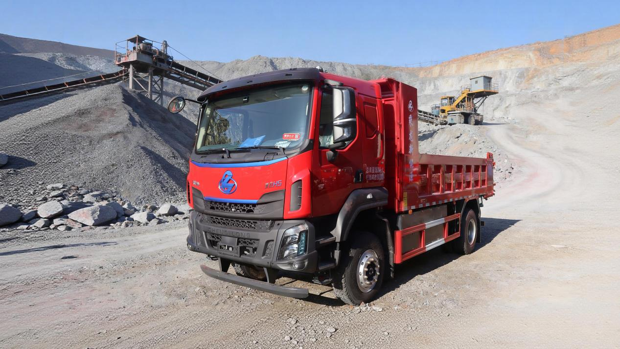 乘龙H5 4×2纯电自卸，把“极限”二字玩明白了